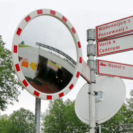Verkeersspiegel (veiligheidsspiegel), rood en wit (reflecterend)